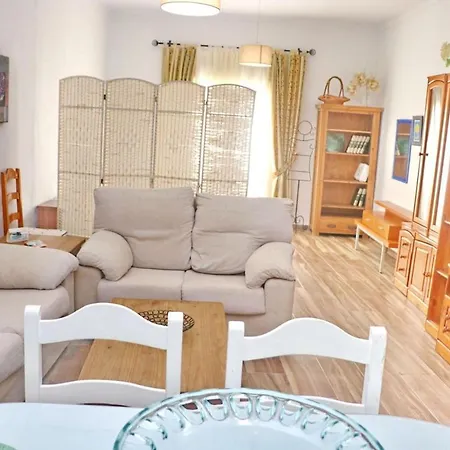 Trafalgar Apartment *